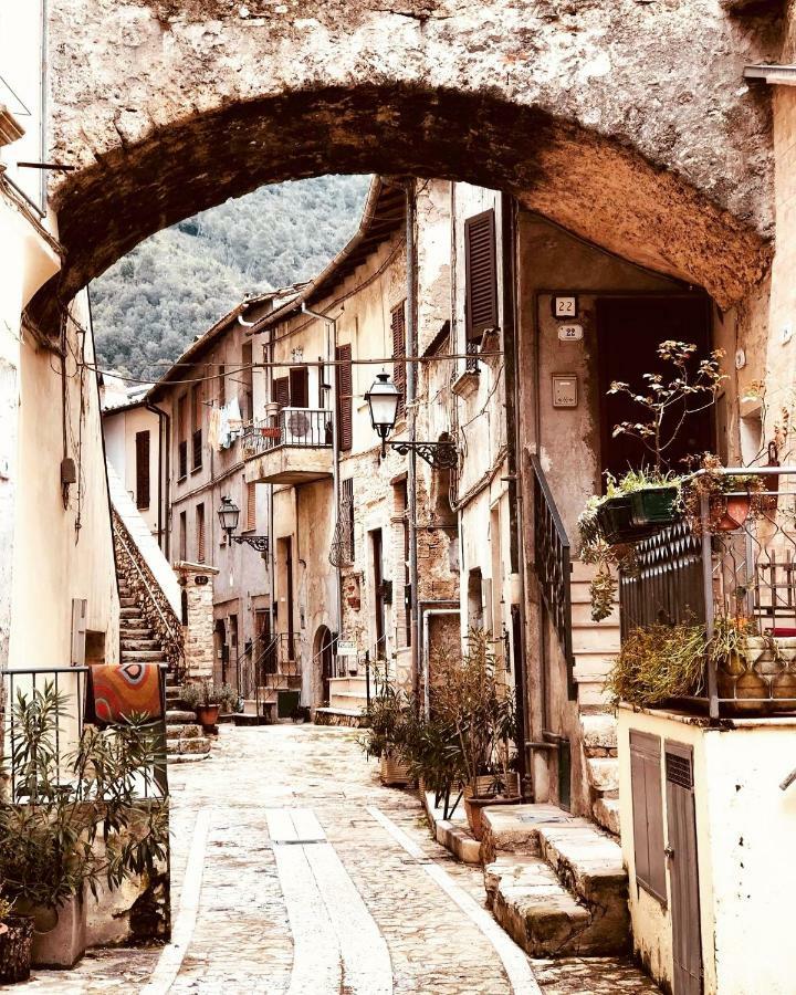 Villa La Residenza Dei Papi Papigno Exterior foto